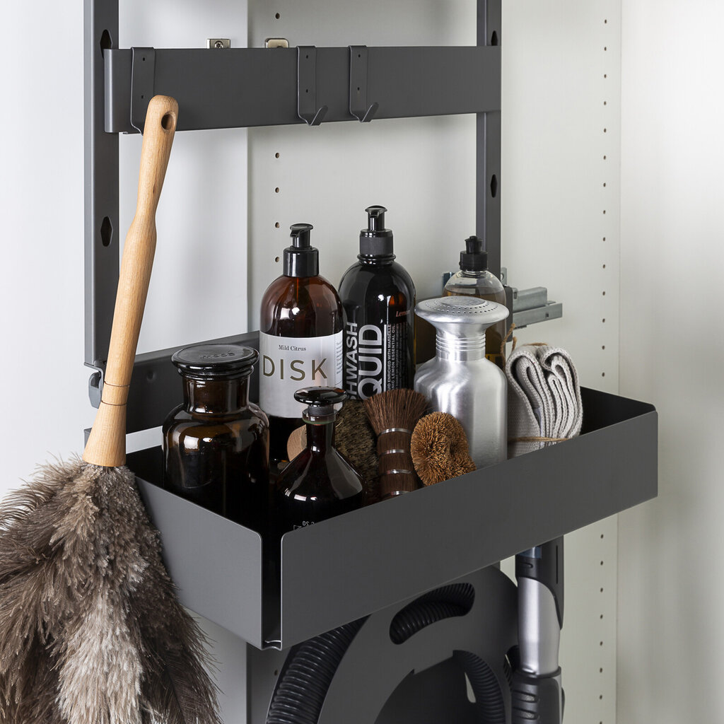Städskåpsinredning utdragbart grå Städskåpsinredning utdragbart grå