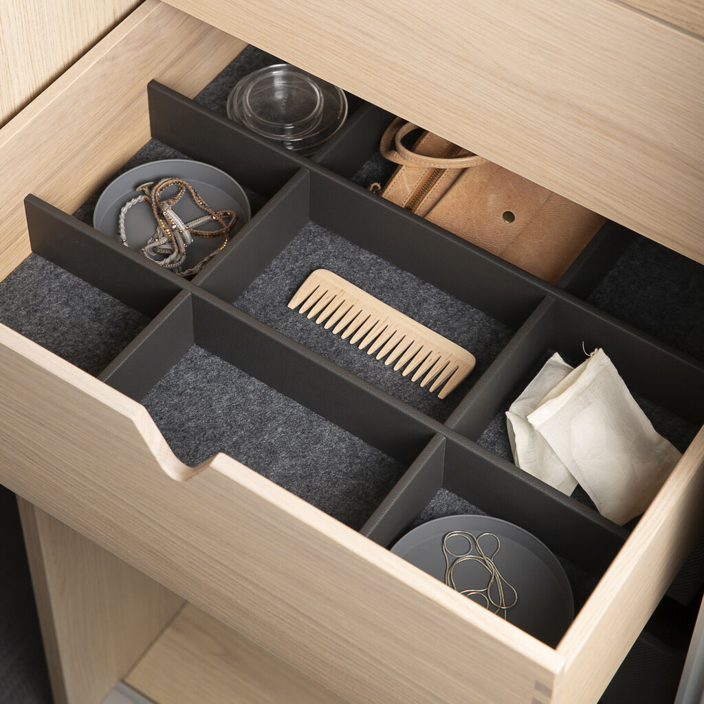 Garderobsinredning lådindelning 9 ljus ek