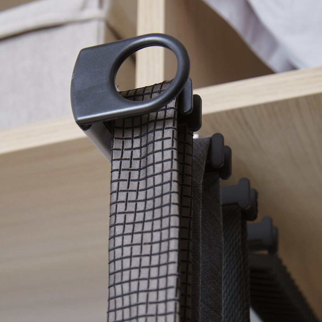 Garderobsinredning slips bälteshållare utdragbar Garderobsinredning slips bälteshållare utdragbar