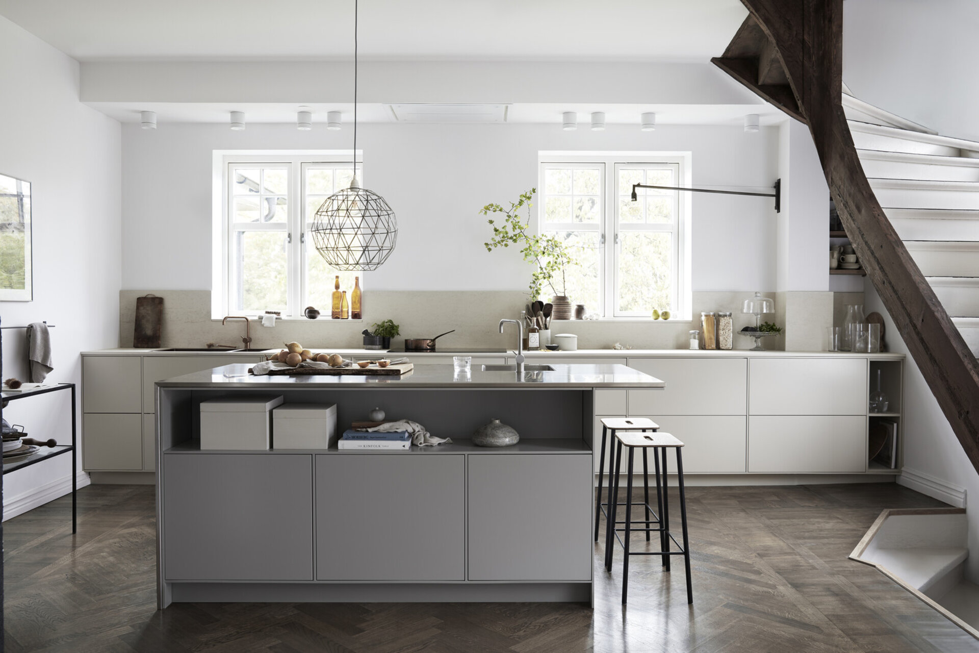 Köksinspiration Bistro ostronbeige och varmgrå