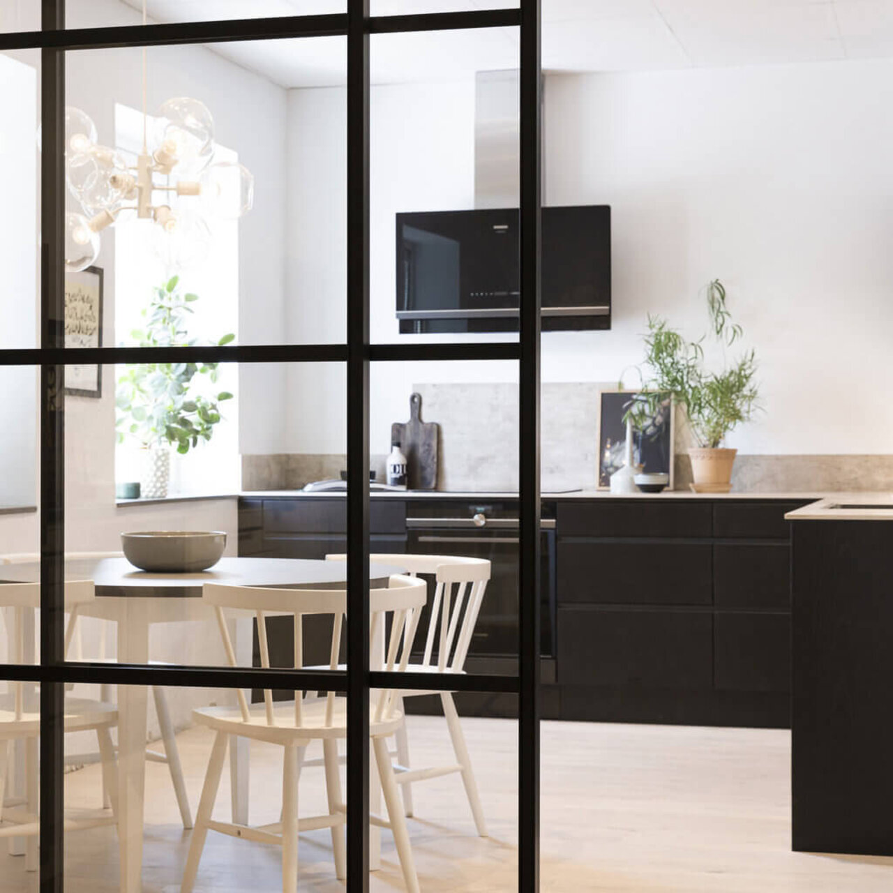 Skjutdörr Frontrow svart - rumsavdelare Skjutdörr Frontrow svart - rumsavdelare