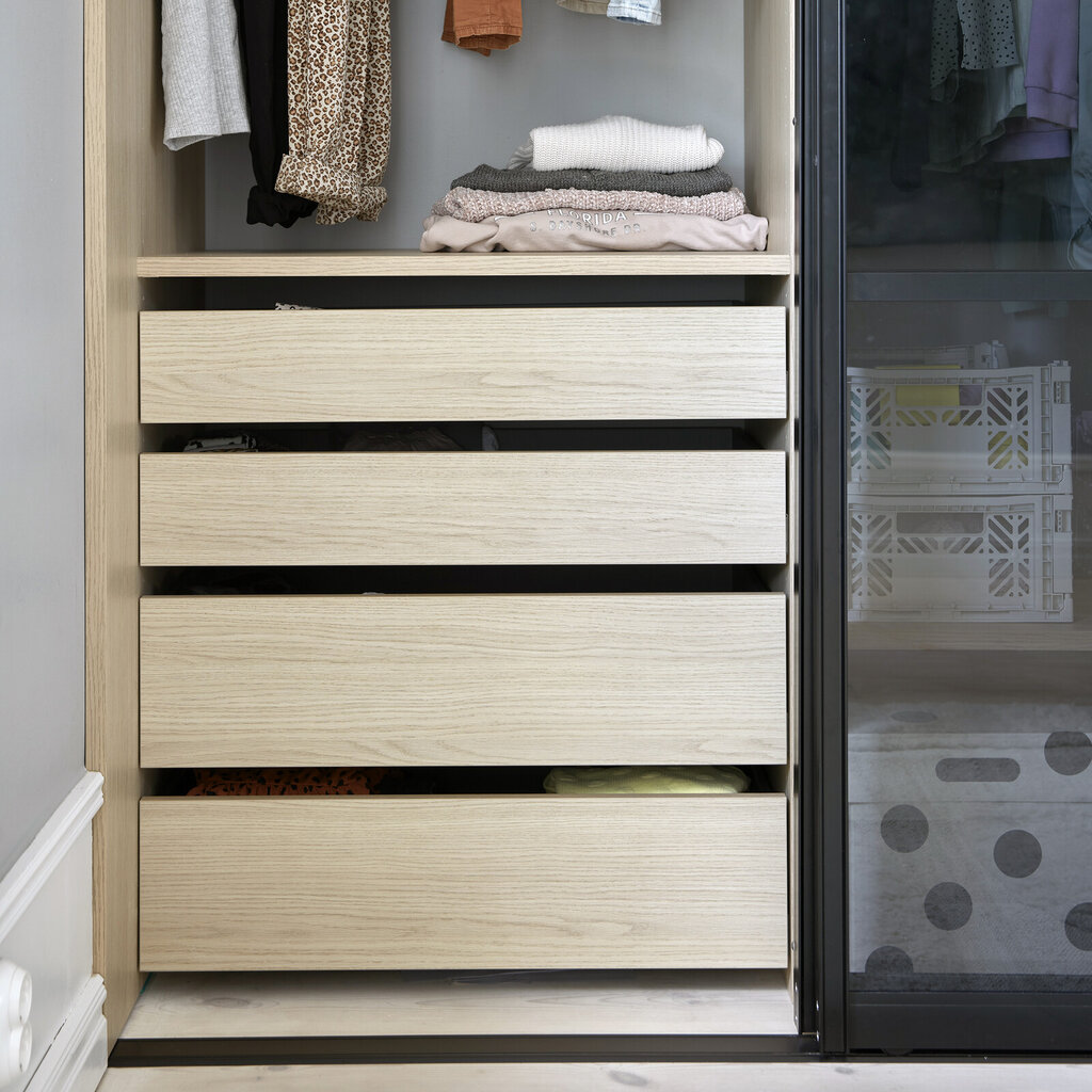 Garderobsinredning låda låg hög