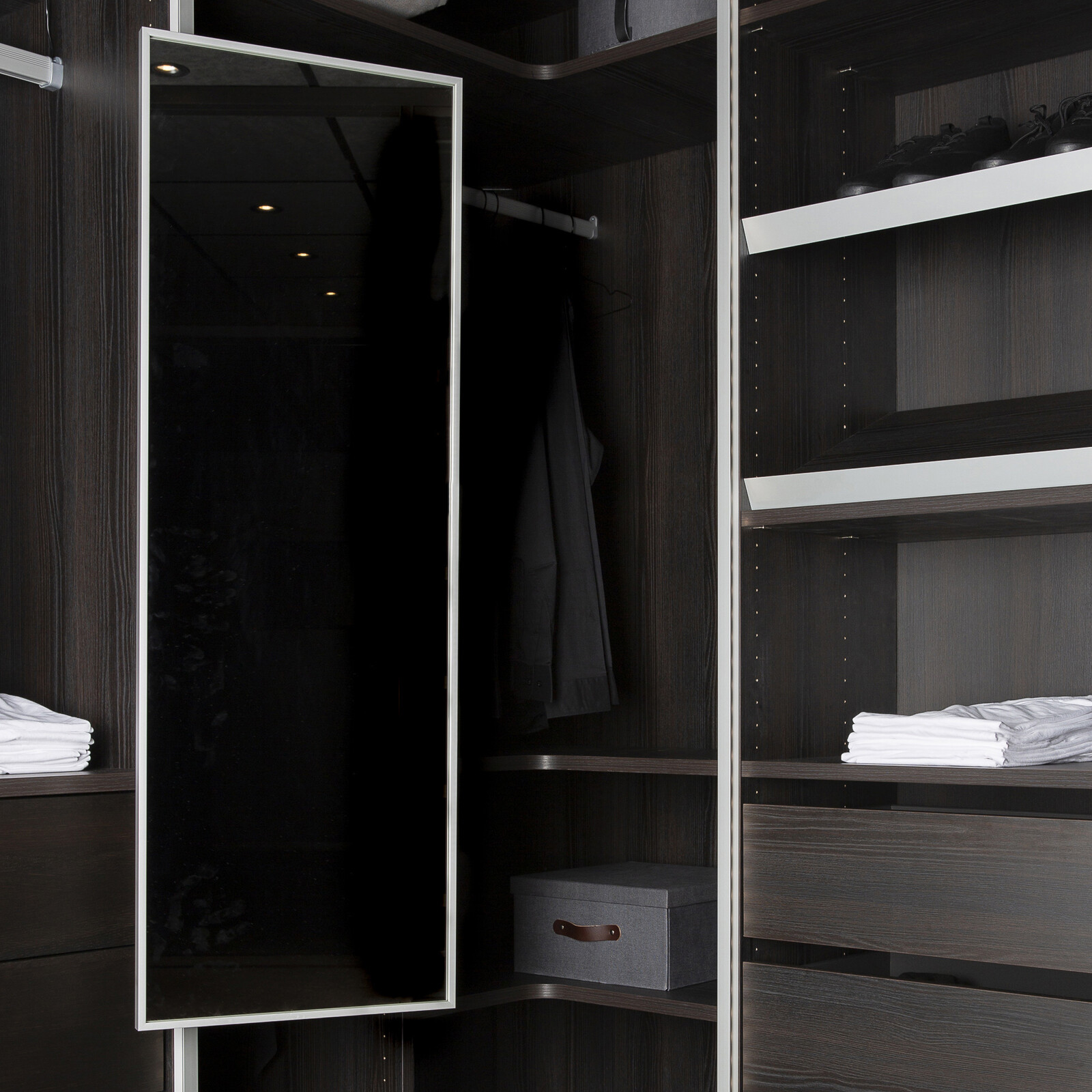 Garderobsinredning spegel