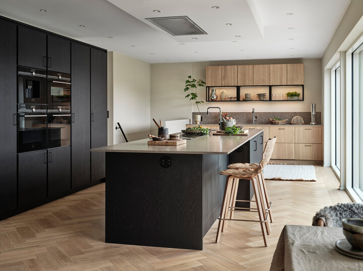 Köksinspiration Wood ek vitpigment och svartbets