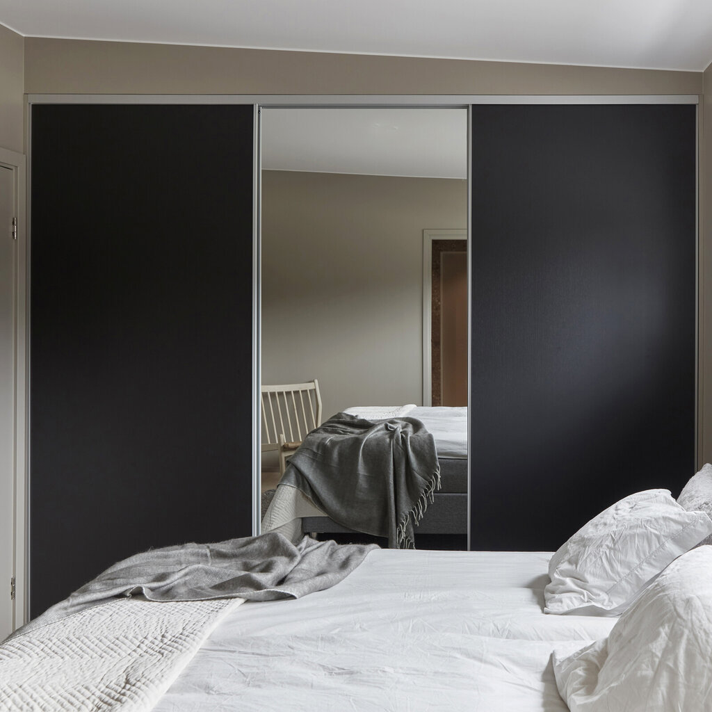 Förvaring skjutdörrar One