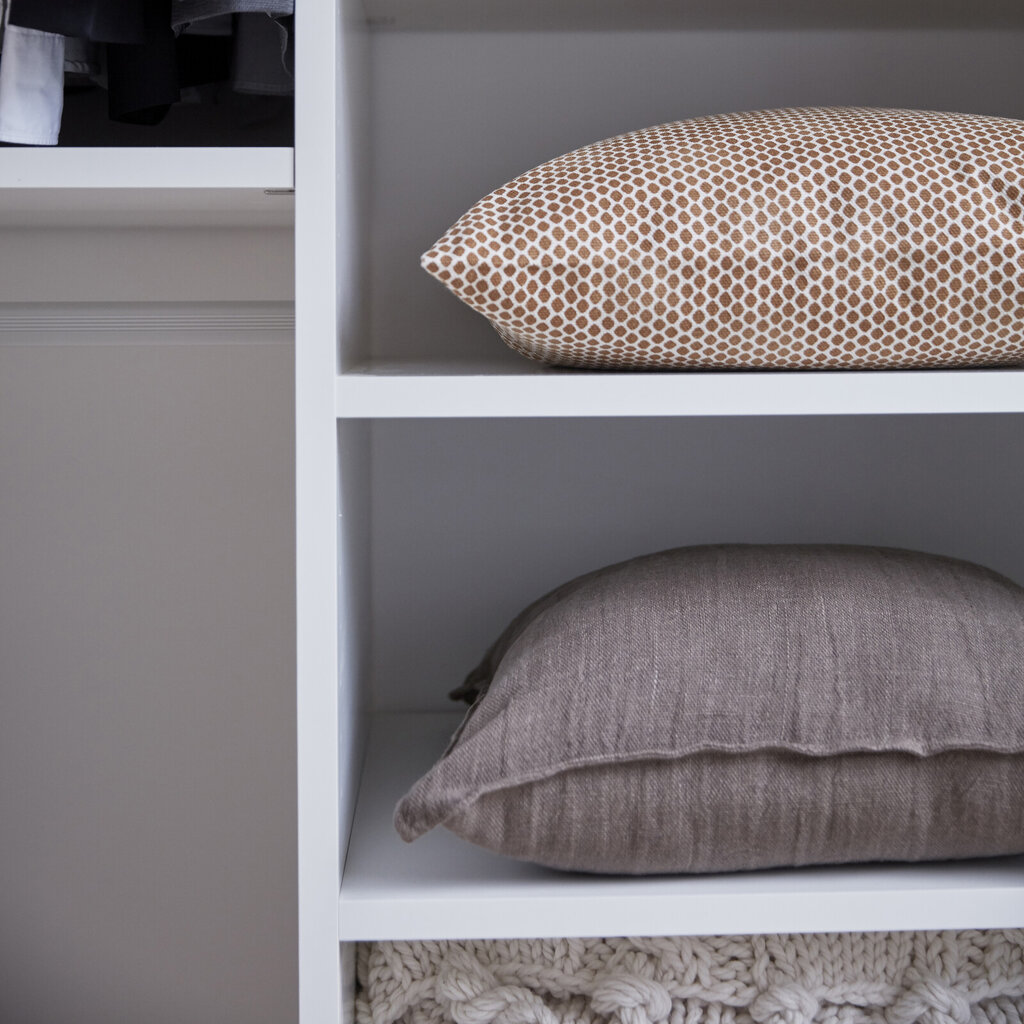 Garderobsinredning hylla Garderobsinredning hylla