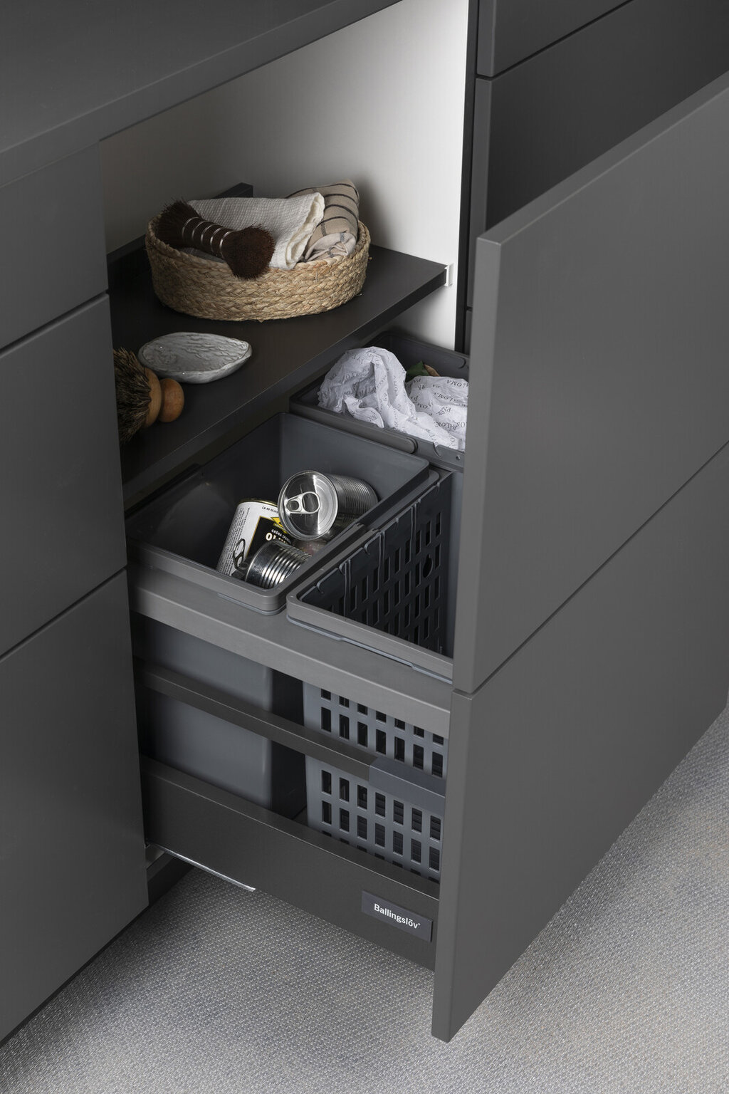 Atira sopskåp 60, låda med sopinrede och hög front