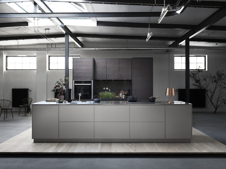 Köksinspiration Bistro varmgrå och ask brunbets