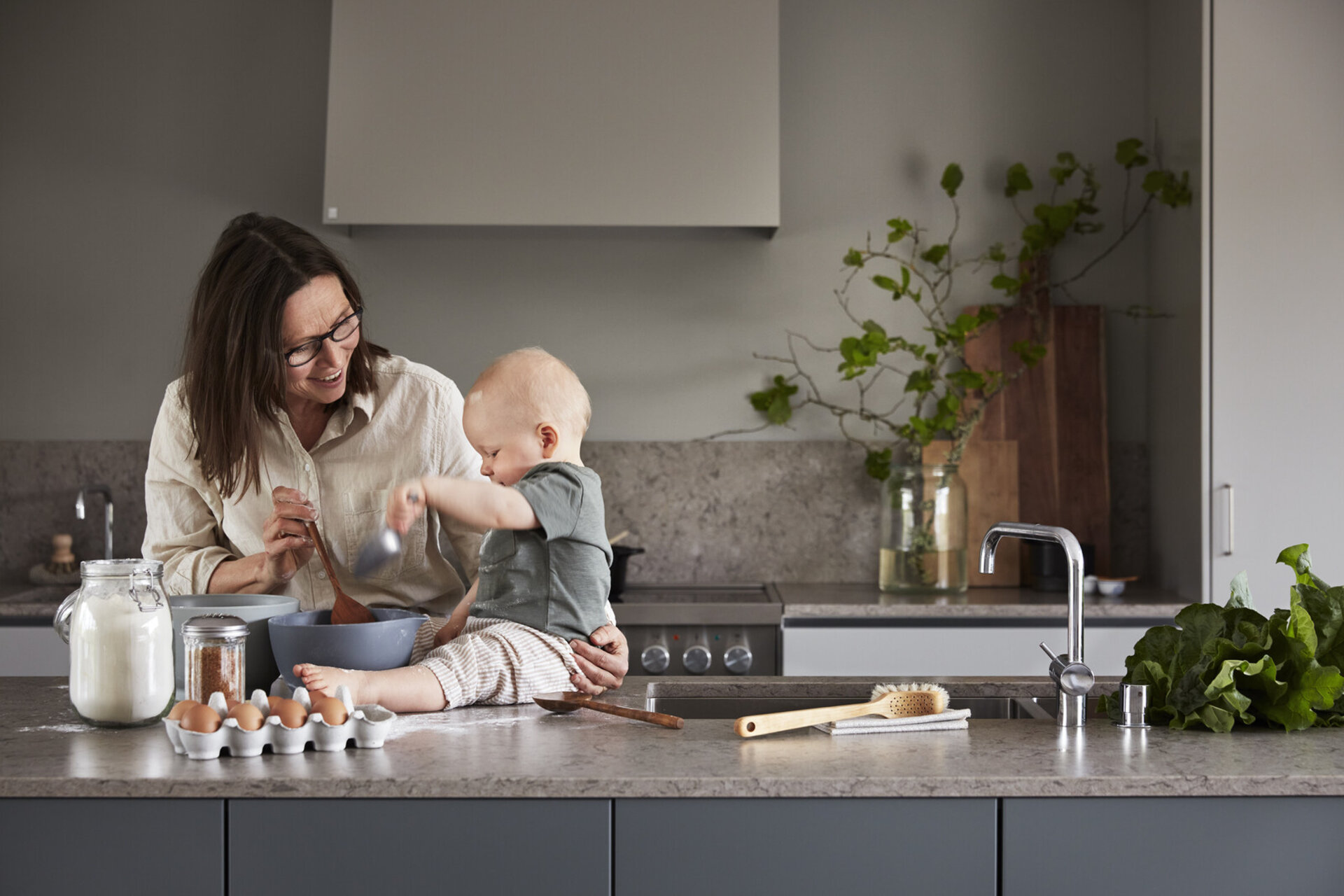 Köksinspiration Line varmgrå Bistro gröngrå