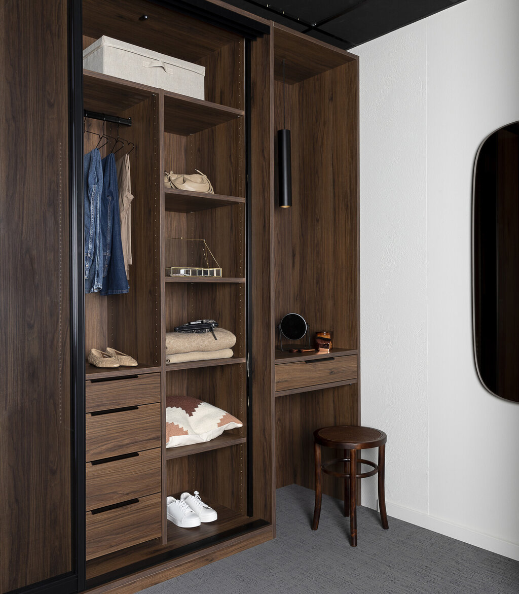 Förvaringsinspiration Frontrow svart valnöt Förvaringsinspiration Frontrow svart valnöt