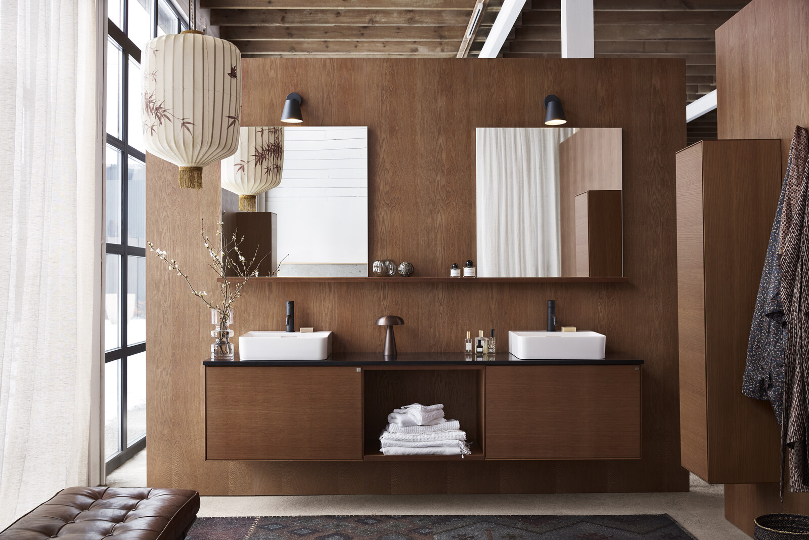 Badrumsinspiration Vanity ek ljusbrun bets