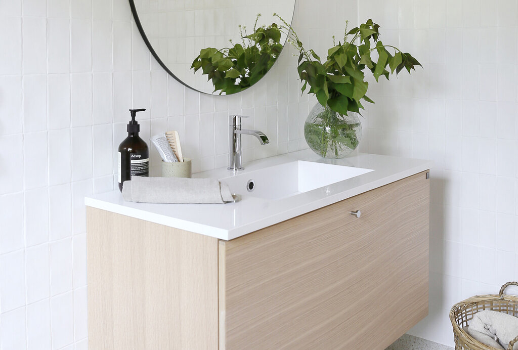 Badrumsinspiration Bright ek vitpigment