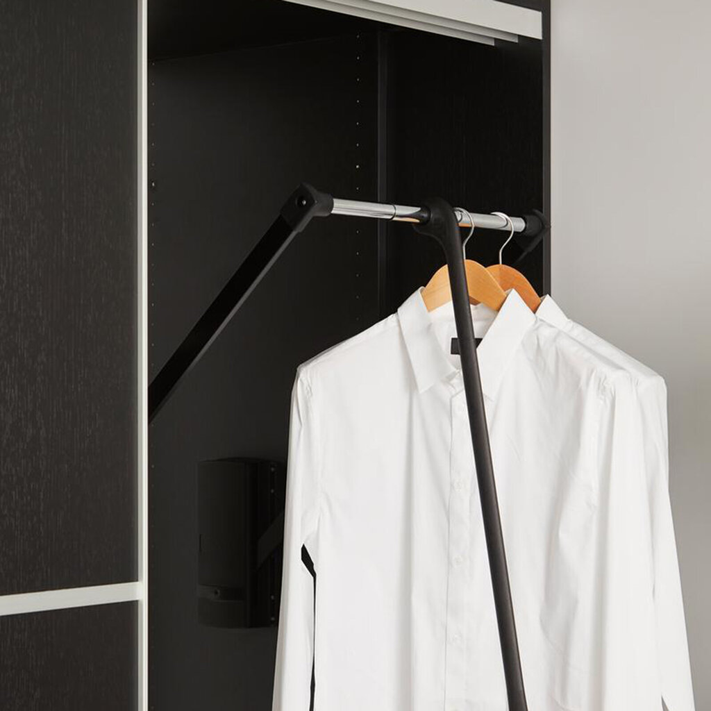 Garderobsinredning klädstång nedfällbar
