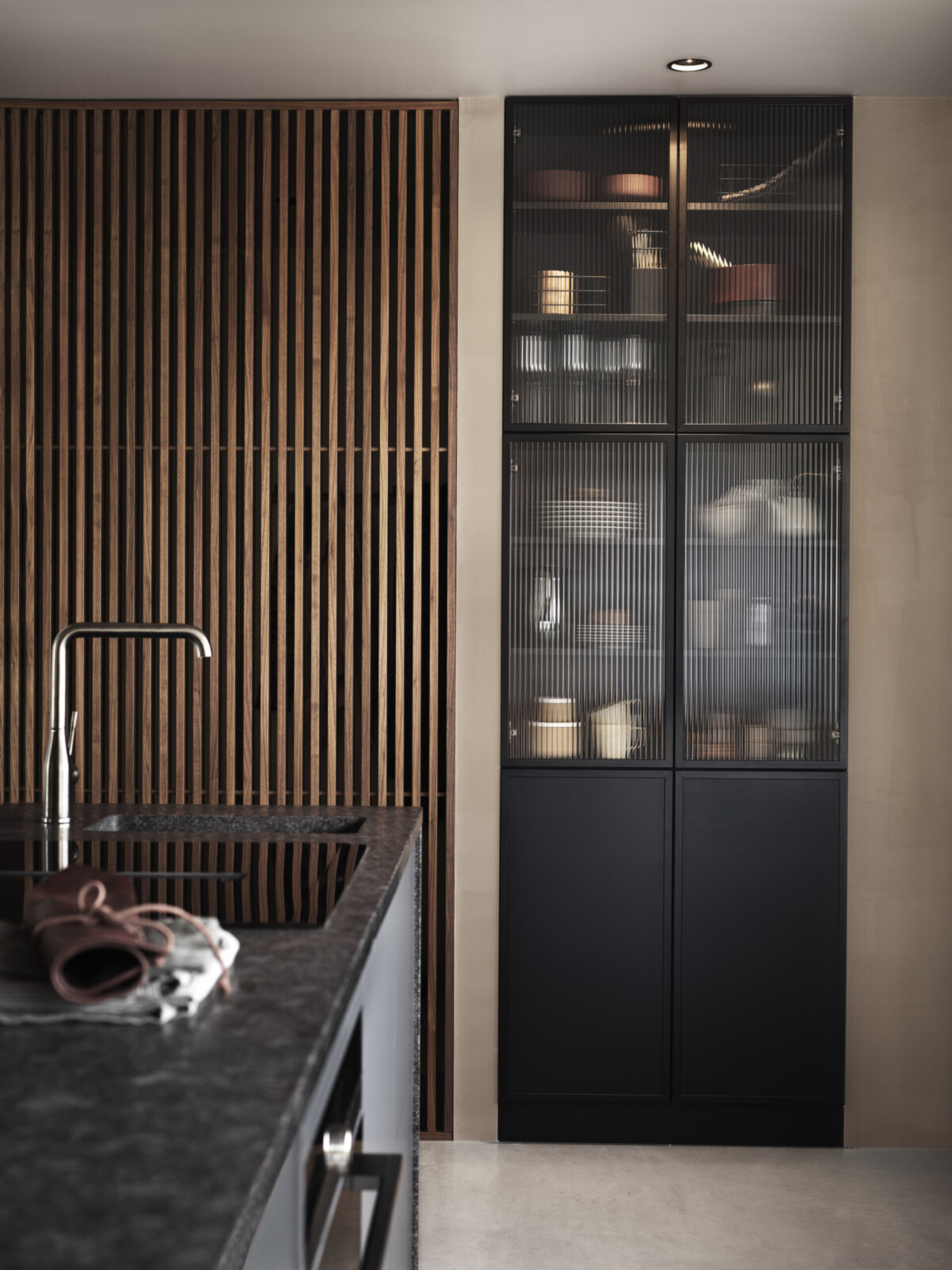 Köksinspiration Bistro ek svartbets Fenix grafitgrå