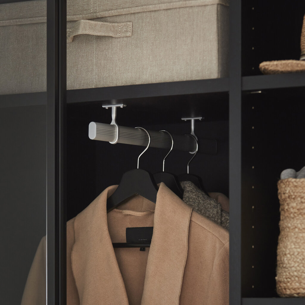 Garderobsinredning klädstång tvär Garderobsinredning klädstång tvär